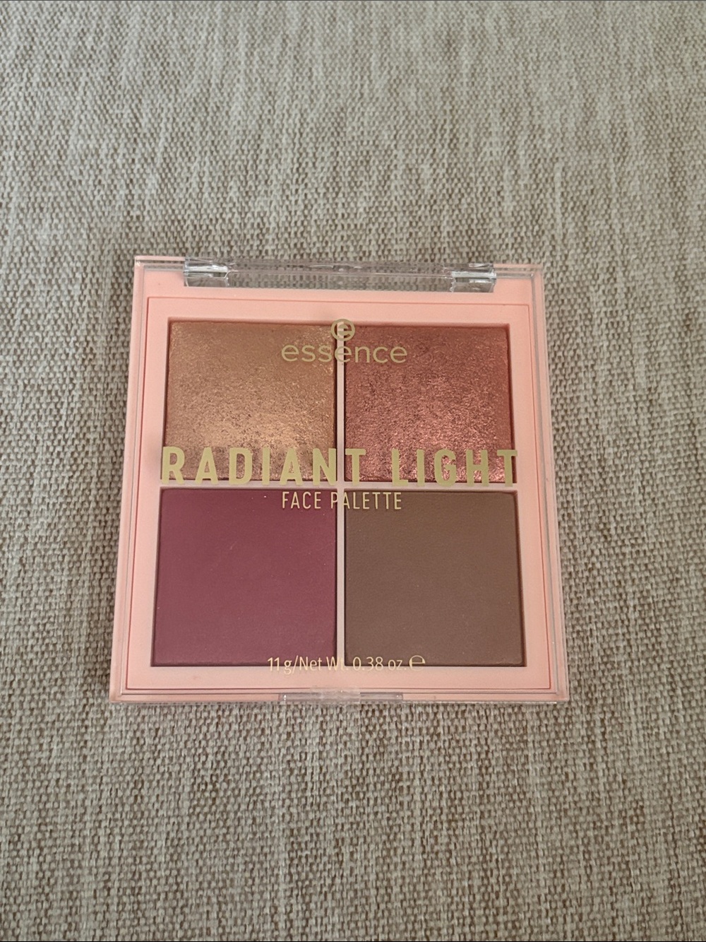 Essence Radiant Light Face Palette - Shade 20 Signature Light